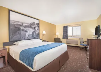 Four Seasons Inn hotel thumbnail 7