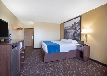 Four Seasons Inn hotel thumbnail 8