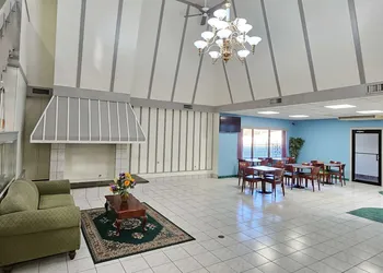 Days Inn by Wyndham Berlin Meriden hotel thumbnail 2