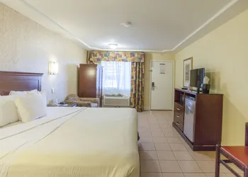 Days Inn by Wyndham Shenandoah hotel thumbnail 4