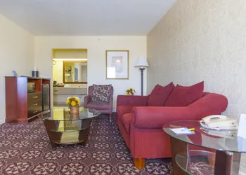 Days Inn by Wyndham Shenandoah hotel thumbnail 5