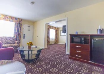 Days Inn by Wyndham Shenandoah hotel thumbnail 7