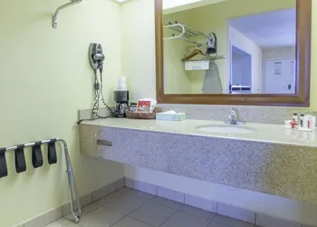 Days Inn by Wyndham Shenandoah hotel thumbnail 8
