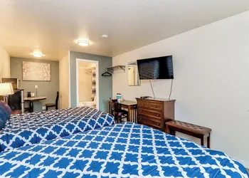 Belfair Motel hotel thumbnail 4