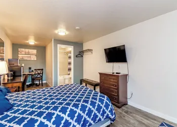 Belfair Motel hotel thumbnail 5