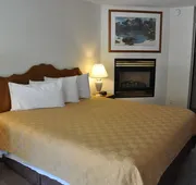 Cedar Inn & Suites hotel detail image 4