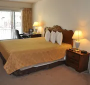 Cedar Inn & Suites hotel detail image 5