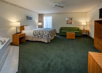 Baymont by Wyndham Mackinaw City hotel thumbnail 5