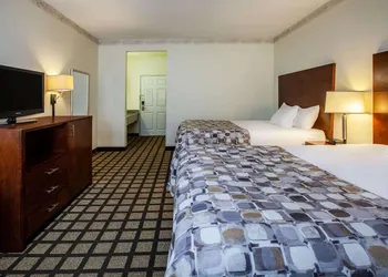 Baymont by Wyndham Mackinaw City hotel thumbnail 8