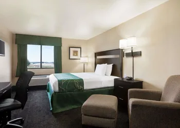 Travelodge by Wyndham Livonia hotel thumbnail 5