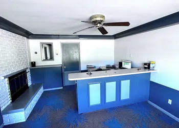 Budget Host Inn Manistique hotel thumbnail 2
