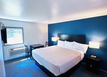 Budget Host Inn Manistique hotel thumbnail 6
