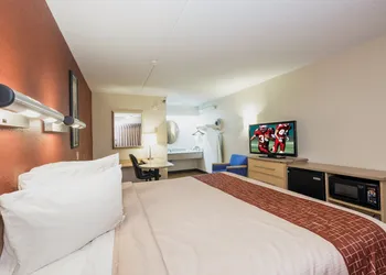 Red Roof Inn Cincinnati - Sharonville hotel thumbnail 8