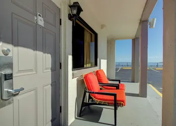 La Bella Oceanfront Inn hotel thumbnail 8