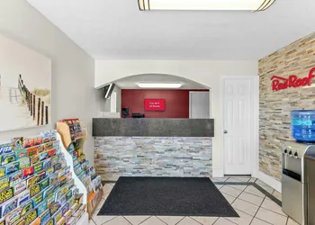 Red Roof Inn Panama City Beach hotel thumbnail 2