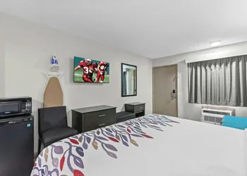 Red Roof Inn Panama City Beach hotel thumbnail 5