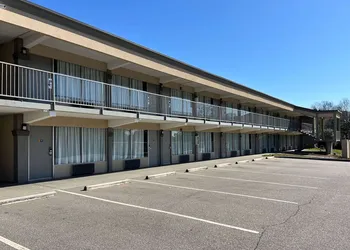 Days Inn by Wyndham Monroe NC hotel thumbnail 7