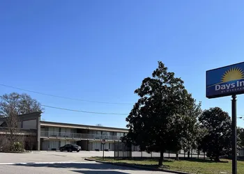 Days Inn by Wyndham Monroe NC hotel thumbnail 8