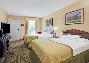 Baymont by Wyndham Smithfield hotel thumbnail 7