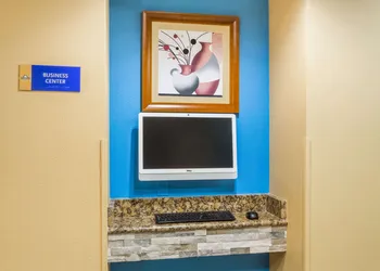 Days Inn by Wyndham Vernal hotel thumbnail 2