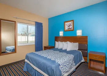 Days Inn by Wyndham Vernal hotel thumbnail 5