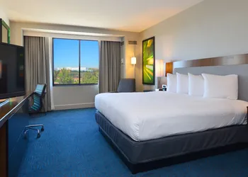 Doubletree by Hilton Newark - Fremont hotel thumbnail 4