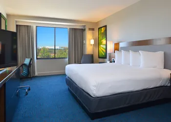 Doubletree by Hilton Newark - Fremont hotel thumbnail 4