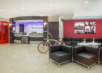 Ramada by Wyndham Miami Springs/Miami International Airport hotel thumbnail 2