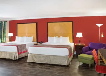 Ramada by Wyndham Miami Springs/Miami International Airport hotel thumbnail 7