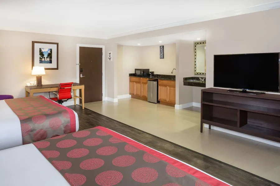 Ramada by Wyndham Miami Springs/Miami International Airport hotel detail image 6
