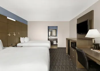 Travelodge Inn & Suites by Wyndham Anaheim on Disneyland Dr hotel thumbnail 5