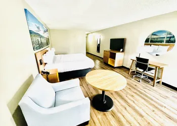 Days Inn by Wyndham Burleson Ft. Worth hotel thumbnail 3