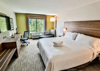 Holiday Inn Express & Suites Dickson by IHG hotel thumbnail 7