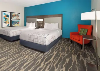 La Quinta Inn & Suites by Wyndham Kokomo hotel thumbnail 5