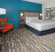 La Quinta Inn & Suites by Wyndham Kokomo hotel detail image 7