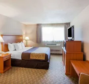 Quality Inn Kirkland hotel detail image 7