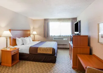 Quality Inn Kirkland hotel thumbnail 7