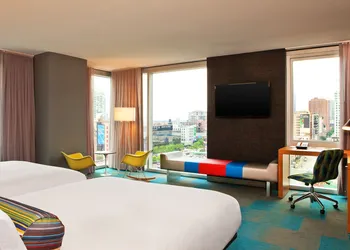 Aloft by Marriott Chicago Downtown River North hotel thumbnail 5