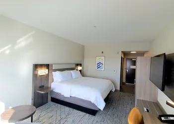 Holiday Inn Express & Suites El Paso West by IHG hotel thumbnail 6