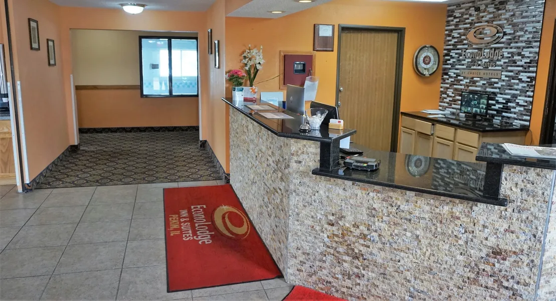 Econo Lodge Inn & Suites Pekin - Peoria Area hotel detail image 2