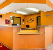 Econo Lodge Inn & Suites Pekin - Peoria Area hotel detail image 5