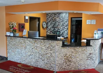 Econo Lodge Inn & Suites Pekin - Peoria Area hotel thumbnail 6