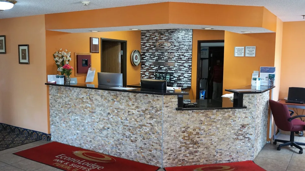 Econo Lodge Inn & Suites Pekin - Peoria Area hotel detail image 6