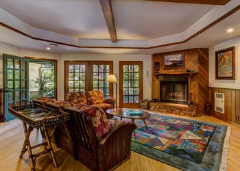 Kilauea Lodge and Restaurant hotel thumbnail 2