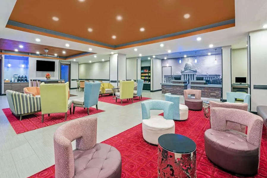 La Quinta Inn & Suites by Wyndham Guthrie hotel detail image 2