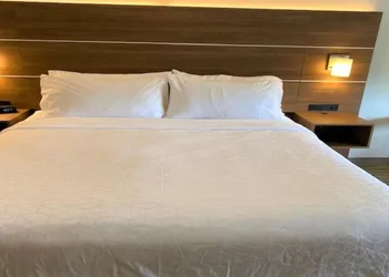 HOLIDAY INN EXPRESS & SUITES REIDSVILLE by IHG hotel thumbnail 6