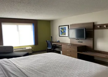 HOLIDAY INN EXPRESS & SUITES REIDSVILLE by IHG hotel thumbnail 7