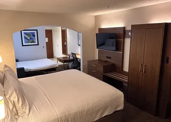 HOLIDAY INN EXPRESS & SUITES REIDSVILLE by IHG hotel thumbnail 8