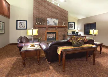 AmericInn by Wyndham New London hotel thumbnail 2