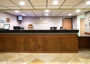 AmericInn by Wyndham New London hotel thumbnail 3